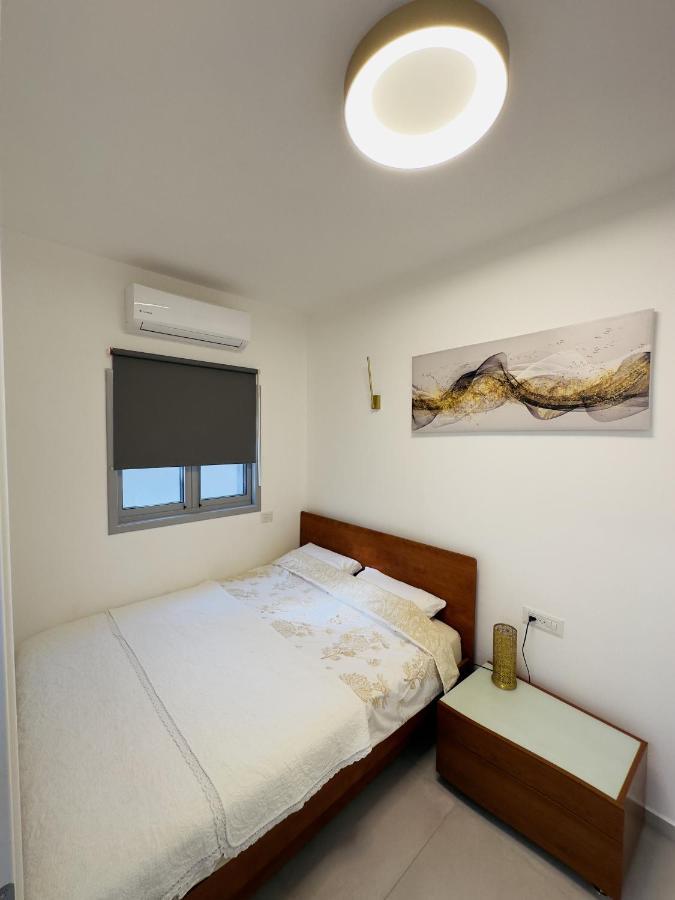 Amazing 2Rooms Apt In Bat Yam - Step By The Beach Екстер'єр фото