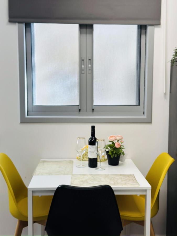 Amazing 2Rooms Apt In Bat Yam - Step By The Beach Екстер'єр фото